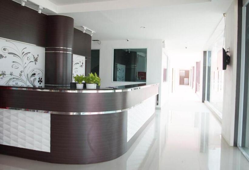 هتل Grand Place Resort