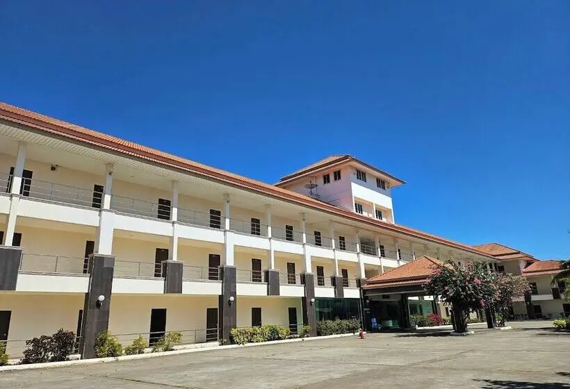 هتل Grand Place Resort