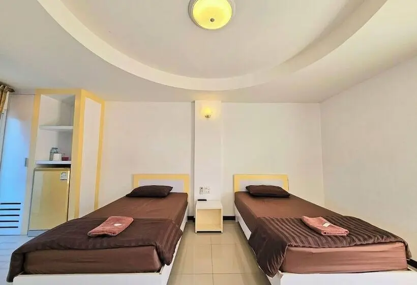 هتل Grand Place Resort