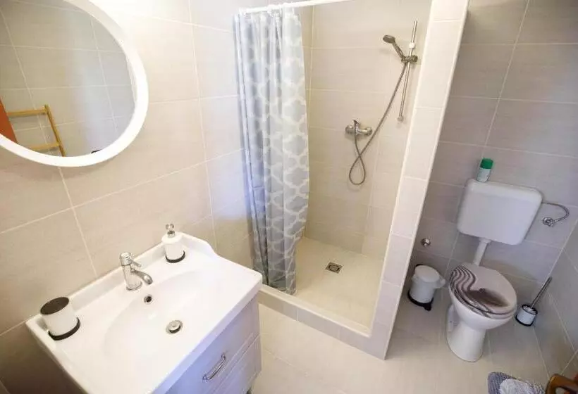 Majatalo Borárium Vendégházak   Zen Gő Ház