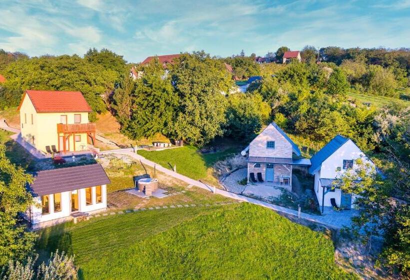 Pensão Borárium Vendégházak Zen Gő Ház