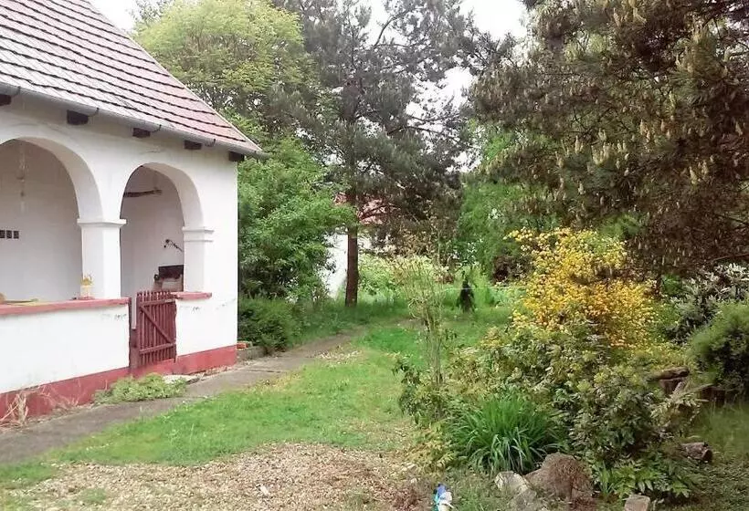 پانسیون Gádoros Vendégház