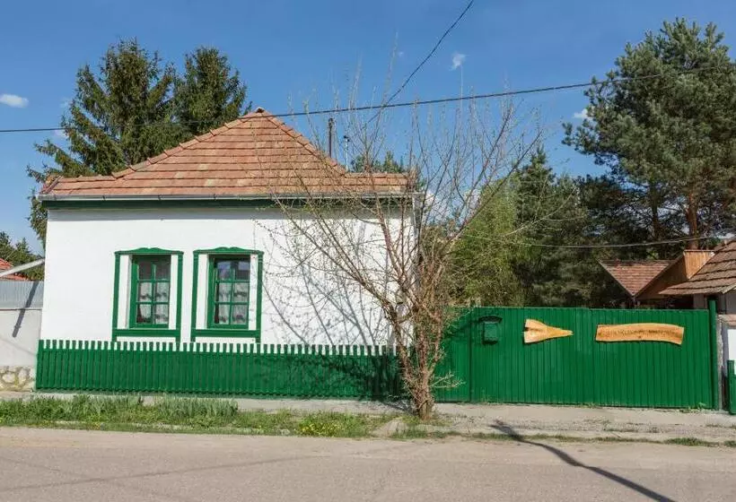 پانسیون Gádoros Vendégház