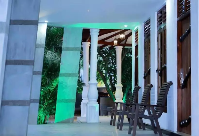 ペンション Induwara Safari Resort