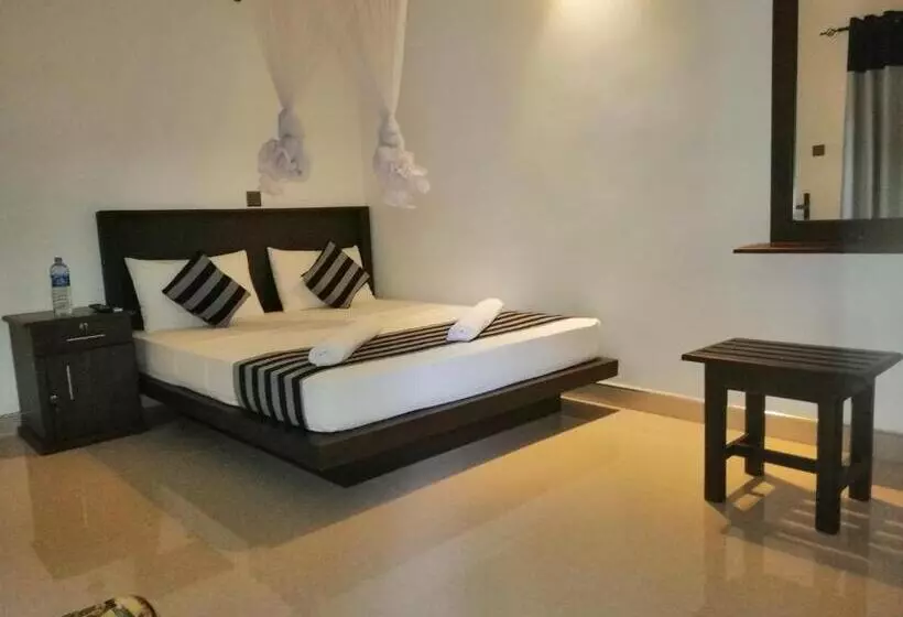 ペンション Induwara Safari Resort