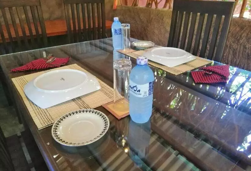 ペンション Induwara Safari Resort
