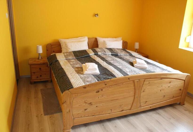 פנסיון Kedvenc Vendégház