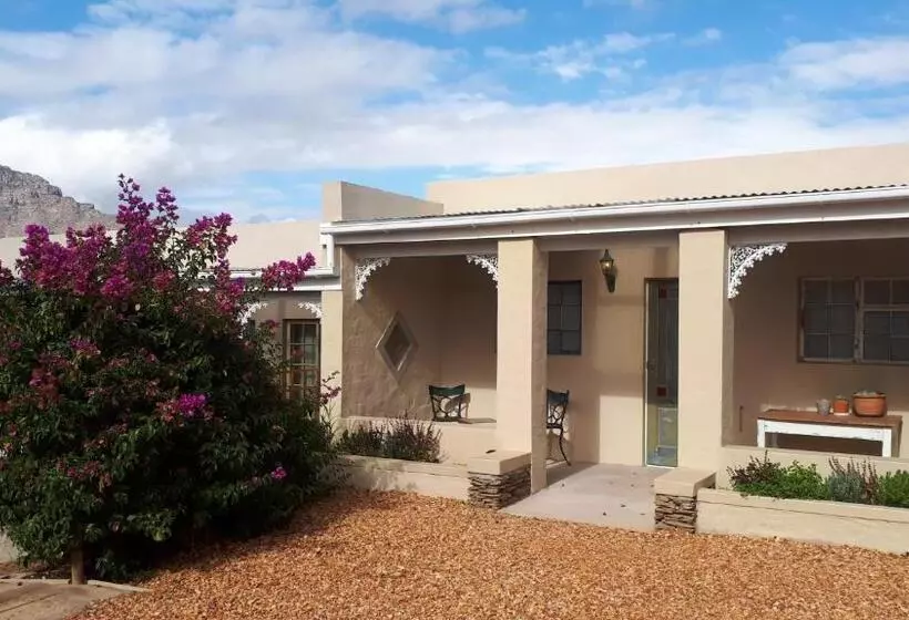 Majatalo Over Karoo Inn