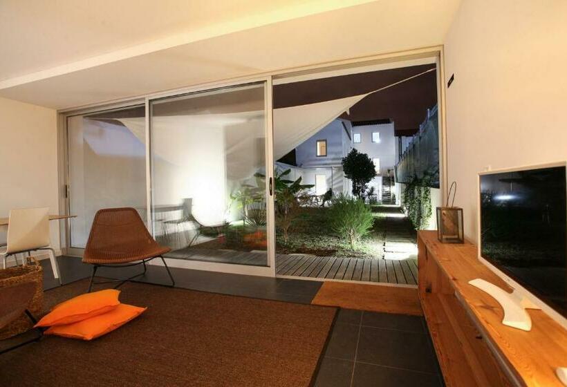 پانسیون Place Of Moments Urban Suites