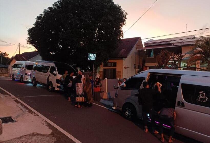 بنسيون Pondok Simpang Tiga