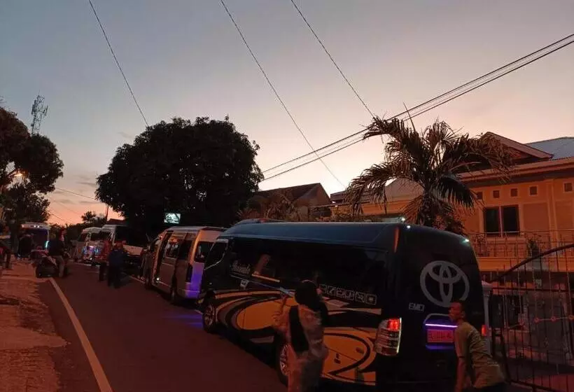 Majatalo Pondok Simpang Tiga