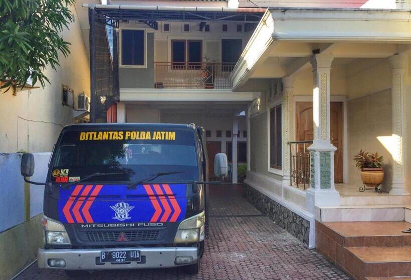 بنسيون Pondok Simpang Tiga