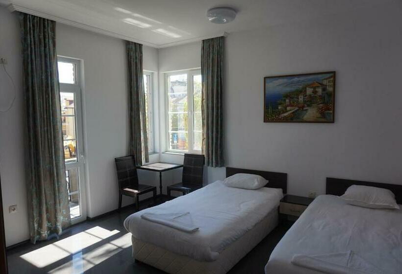 پانسیون Seaside Guest Rooms