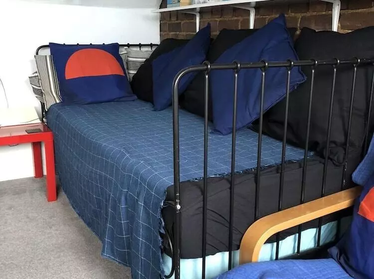 Quirky Loft Apartment In Paignton With Sea Views