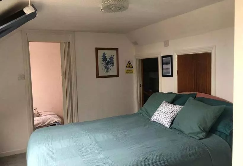 Quirky Loft Apartment In Paignton With Sea Views