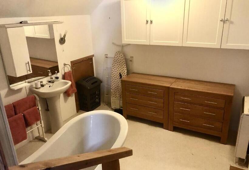 Quirky Loft Apartment In Paignton With Sea Views