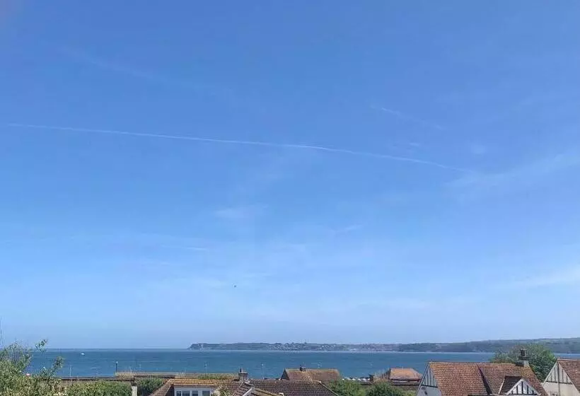 Quirky Loft Apartment In Paignton With Sea Views