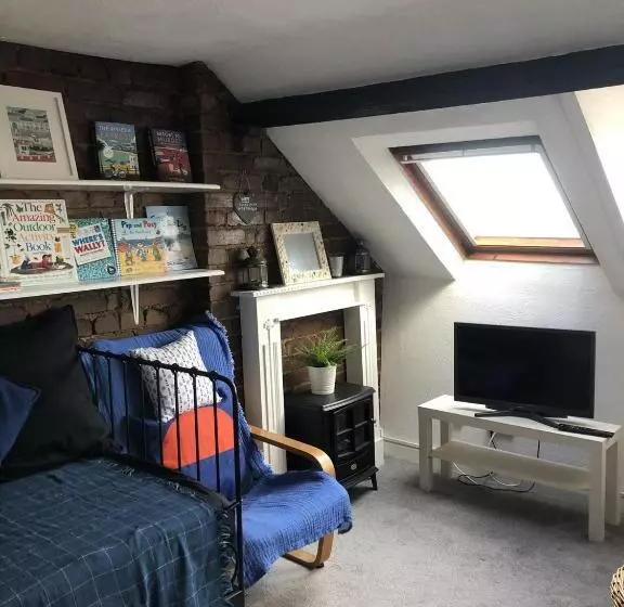 Quirky Loft Apartment In Paignton With Sea Views