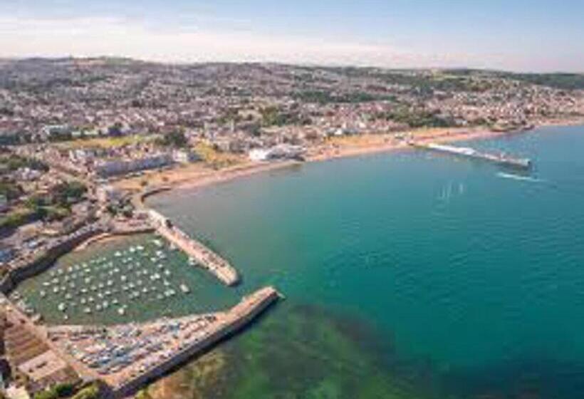 Quirky Loft Apartment In Paignton With Sea Views