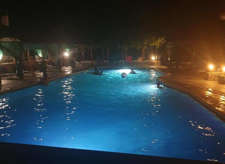 渡假胜地  комплекс рожена, хотел, хотелски комплекс рожена