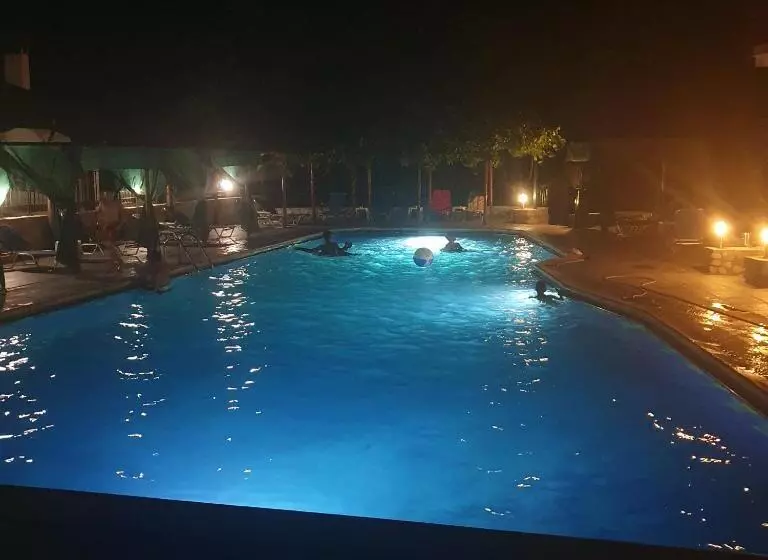 Lomakeskus комплекс рожена, хотел, хотелски комплекс рожена