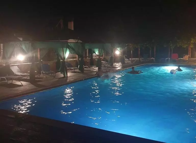 Lomakeskus комплекс рожена, хотел, хотелски комплекс рожена