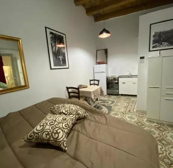 Studio 18