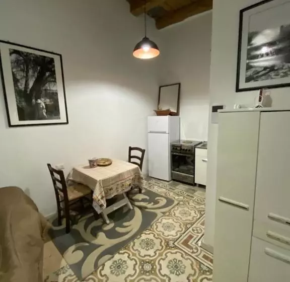 Studio 18