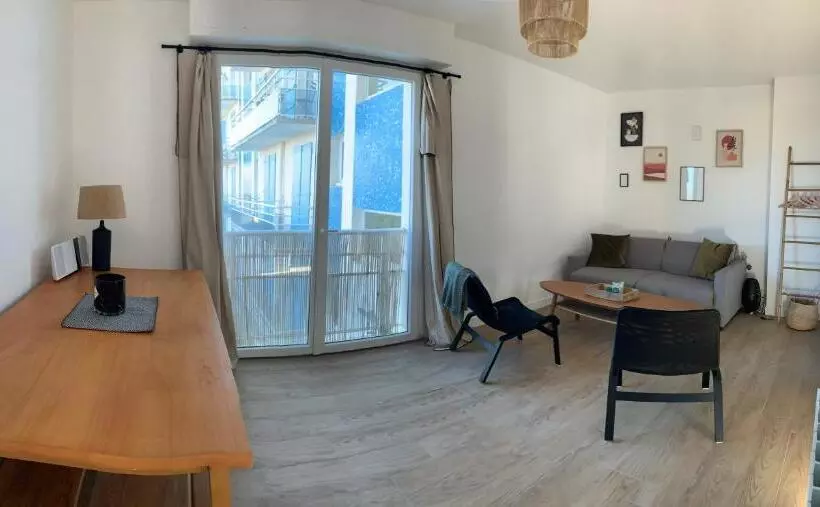 Superbe Appartement Avec Parking Gratuit Sur Place
