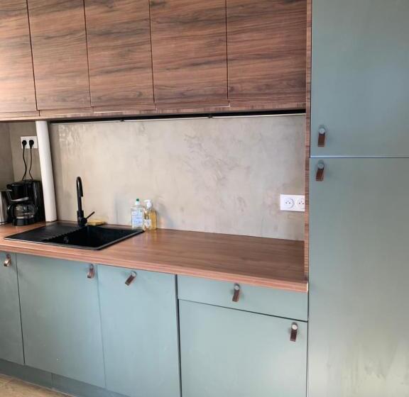 Superbe Appartement Avec Parking Gratuit Sur Place