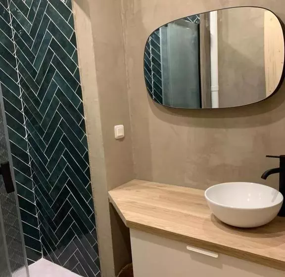 Superbe Appartement Avec Parking Gratuit Sur Place