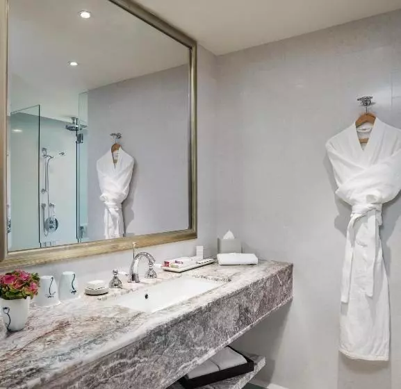 هتل The Pottinger Hong Kong