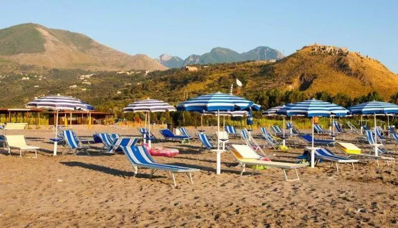 Отель Villaggio Holiday Beach