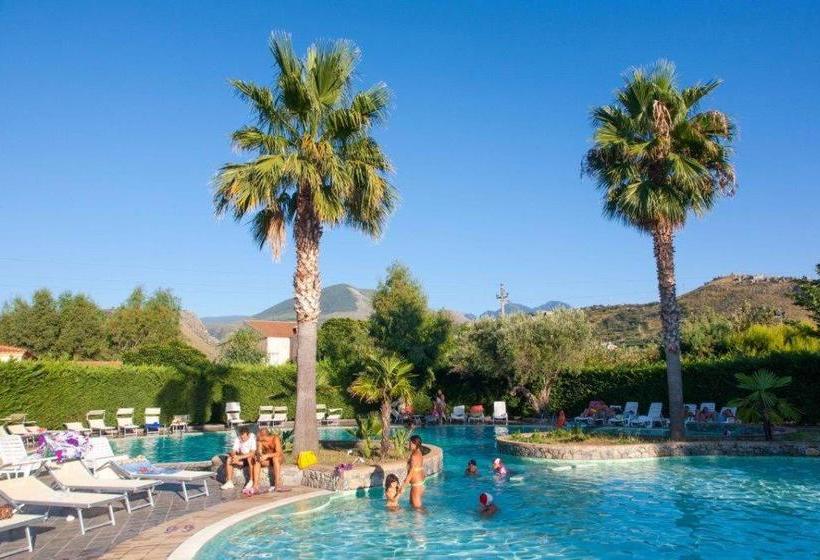 Отель Villaggio Holiday Beach