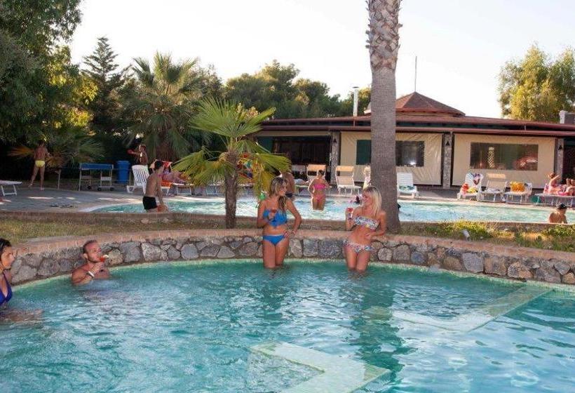 Отель Villaggio Holiday Beach