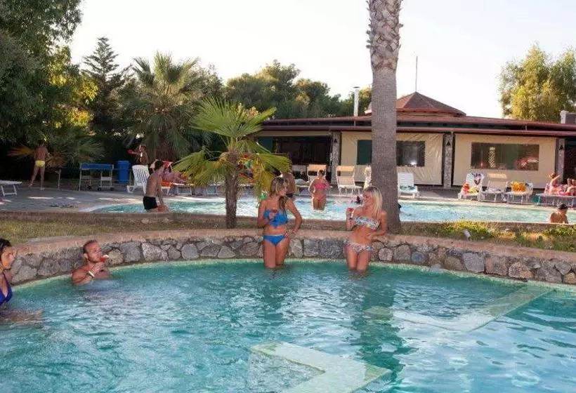 Отель Villaggio Holiday Beach