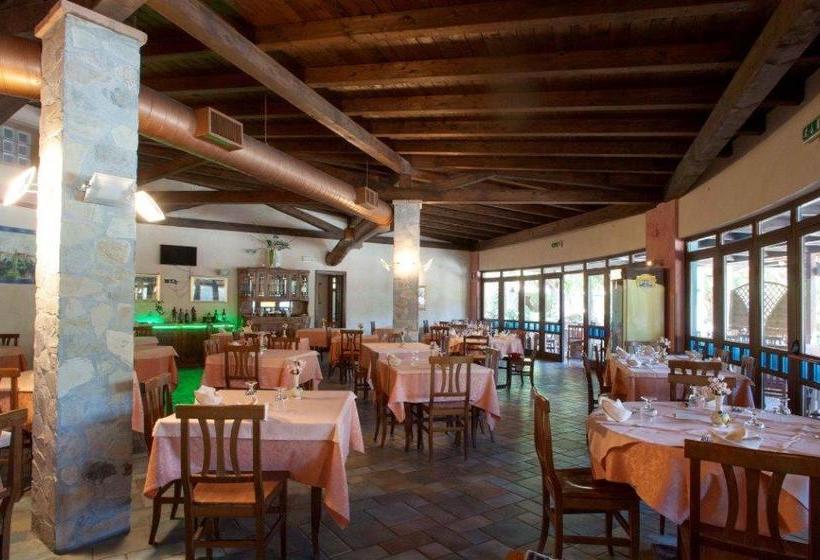 Отель Villaggio Holiday Beach