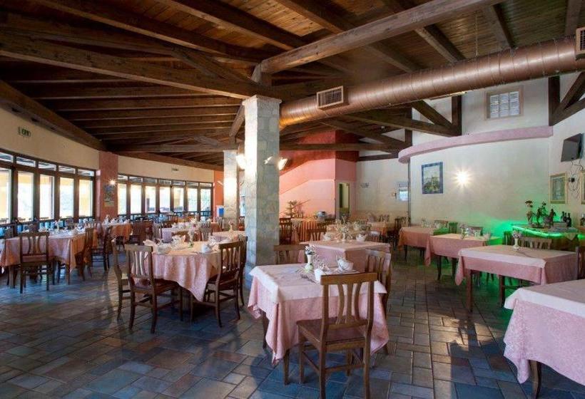 Отель Villaggio Holiday Beach