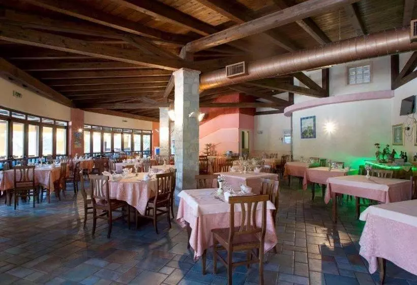 Отель Villaggio Holiday Beach