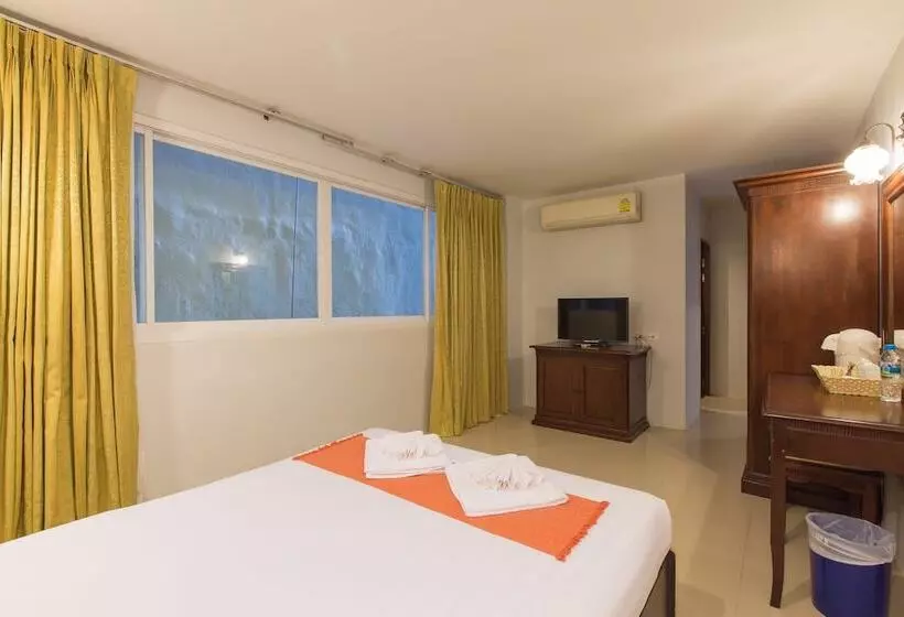 Time Out Hotel Beach Front