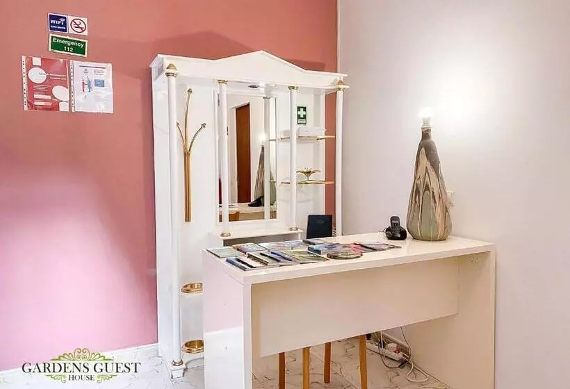 ベッドアンドブレックファースト Gardens Guest House