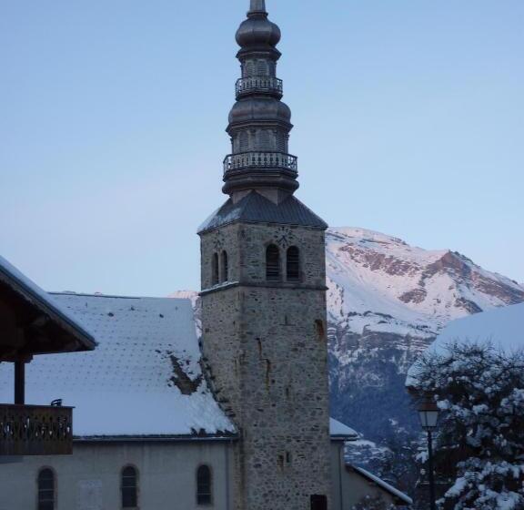 مبيت وإفطار La Ferme Du Mont Blanc