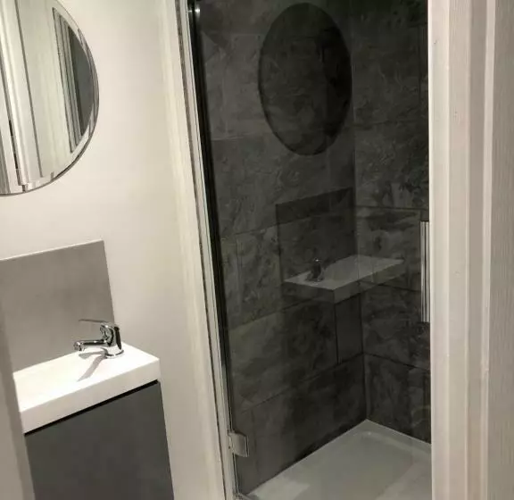 Exclusive Modern Decorated 1 Bedroom Detached Studio