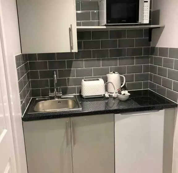 Exclusive Modern Decorated 1 Bedroom Detached Studio