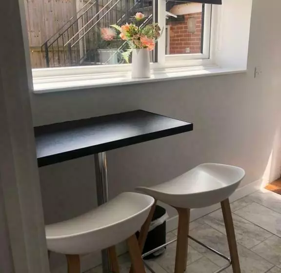 Exclusive Modern Decorated 1 Bedroom Detached Studio