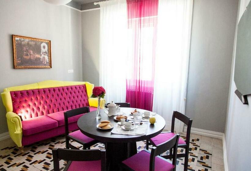 Пансион Naftalina Rooms