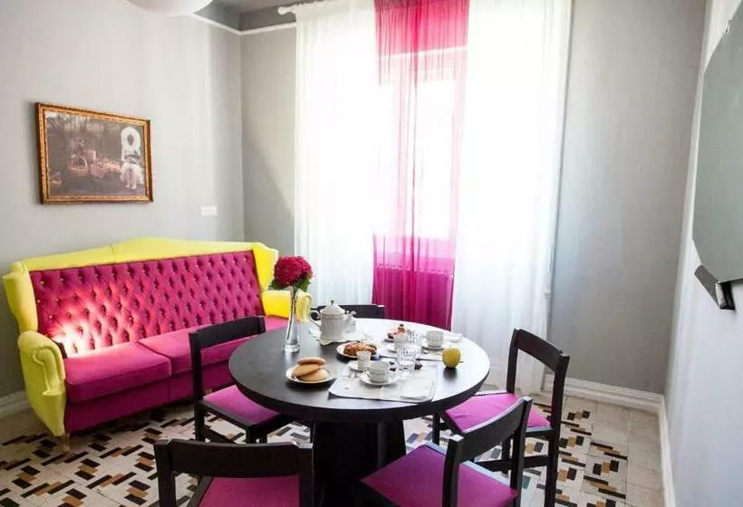 پانسیون Naftalina Rooms