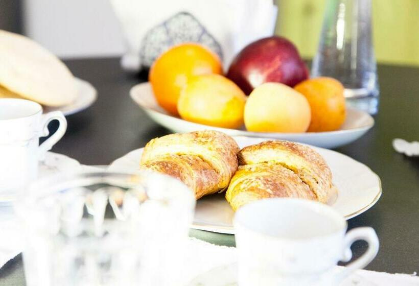 Пансион Naftalina Rooms