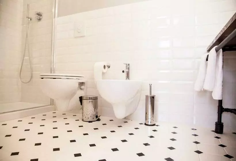 پانسیون Naftalina Rooms