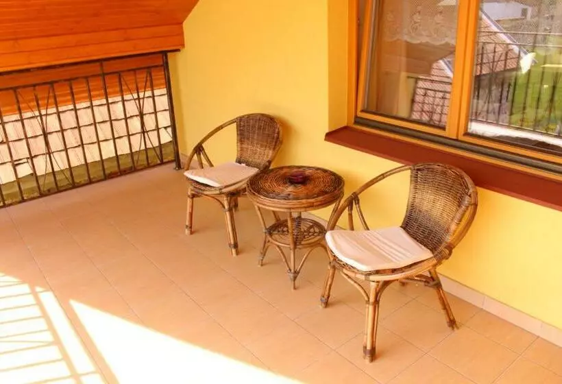 Majatalo Penzion Chalupka Ii